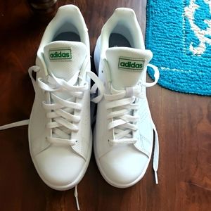 Adidas Unisex White w/green logo;  size 8;
